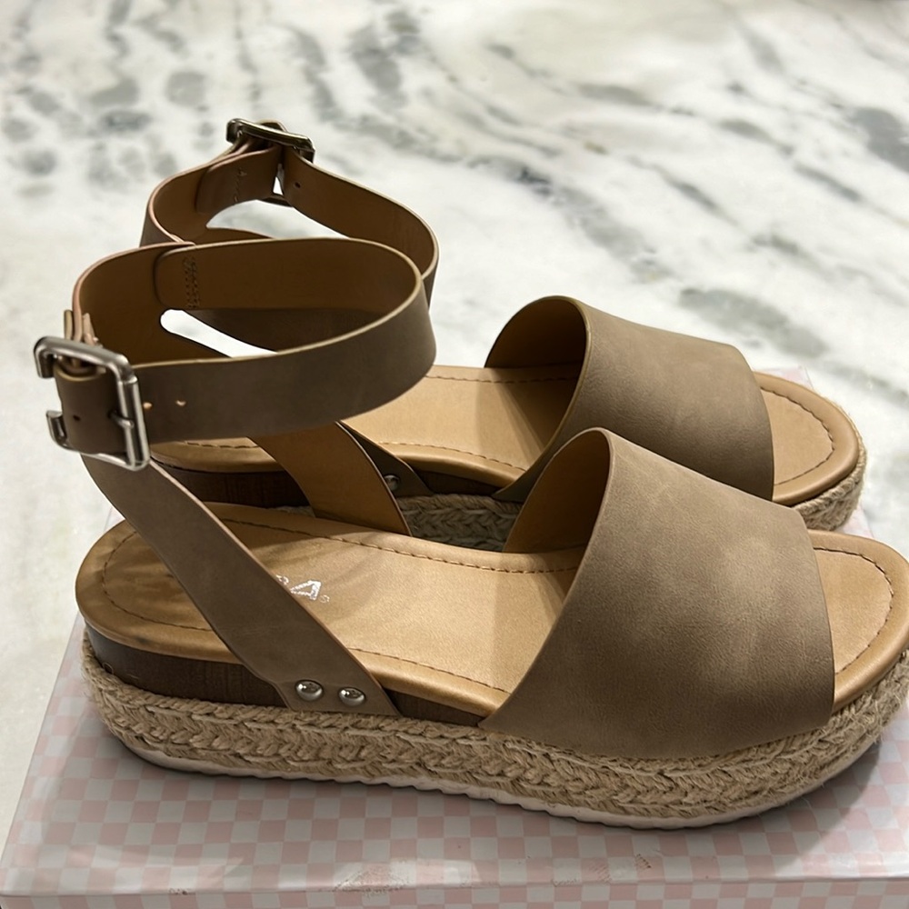 Soda Sandals